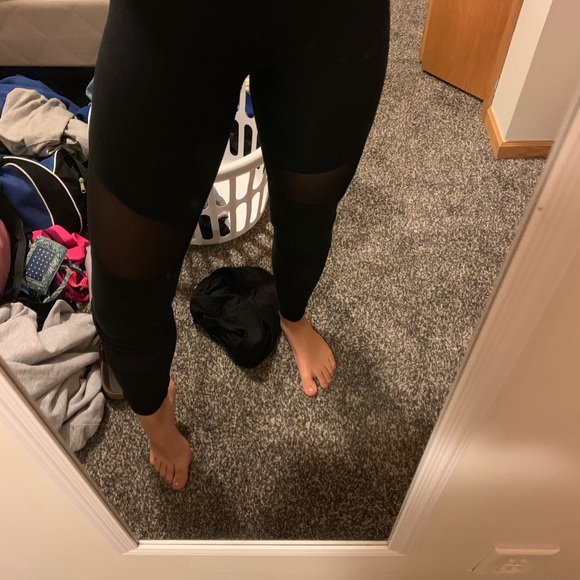 Black leggings with mesh - Picture 1 of 2